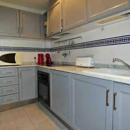 Apartamento Lovely 2 Bedroom 2nd Line To El Albir